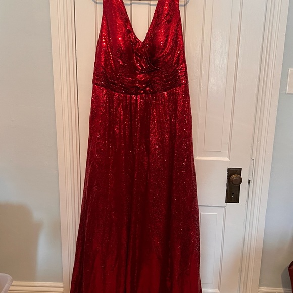 Beautiful full length sequin gown. Stunning red color. - Picture 2 of 2